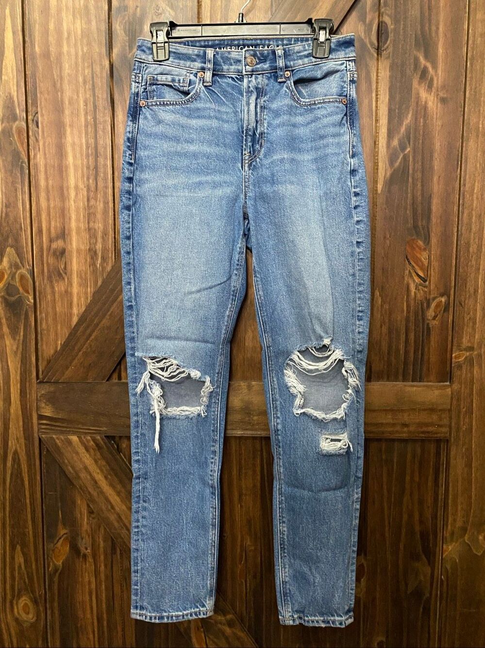 American Eagle Strigid Mom Jeans High Rise Distressed Women’s Size 2